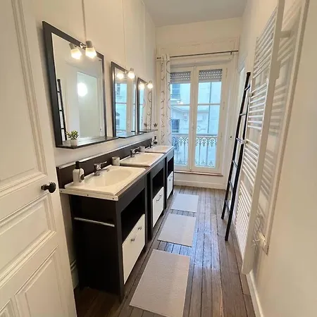 דירה Bienvenu En Anjou אנז'ה